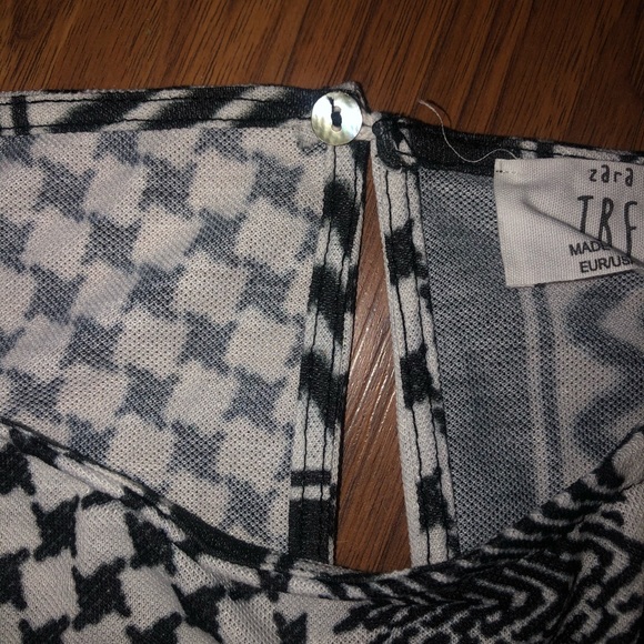 Short sleeve romper. - Picture 5 of 7